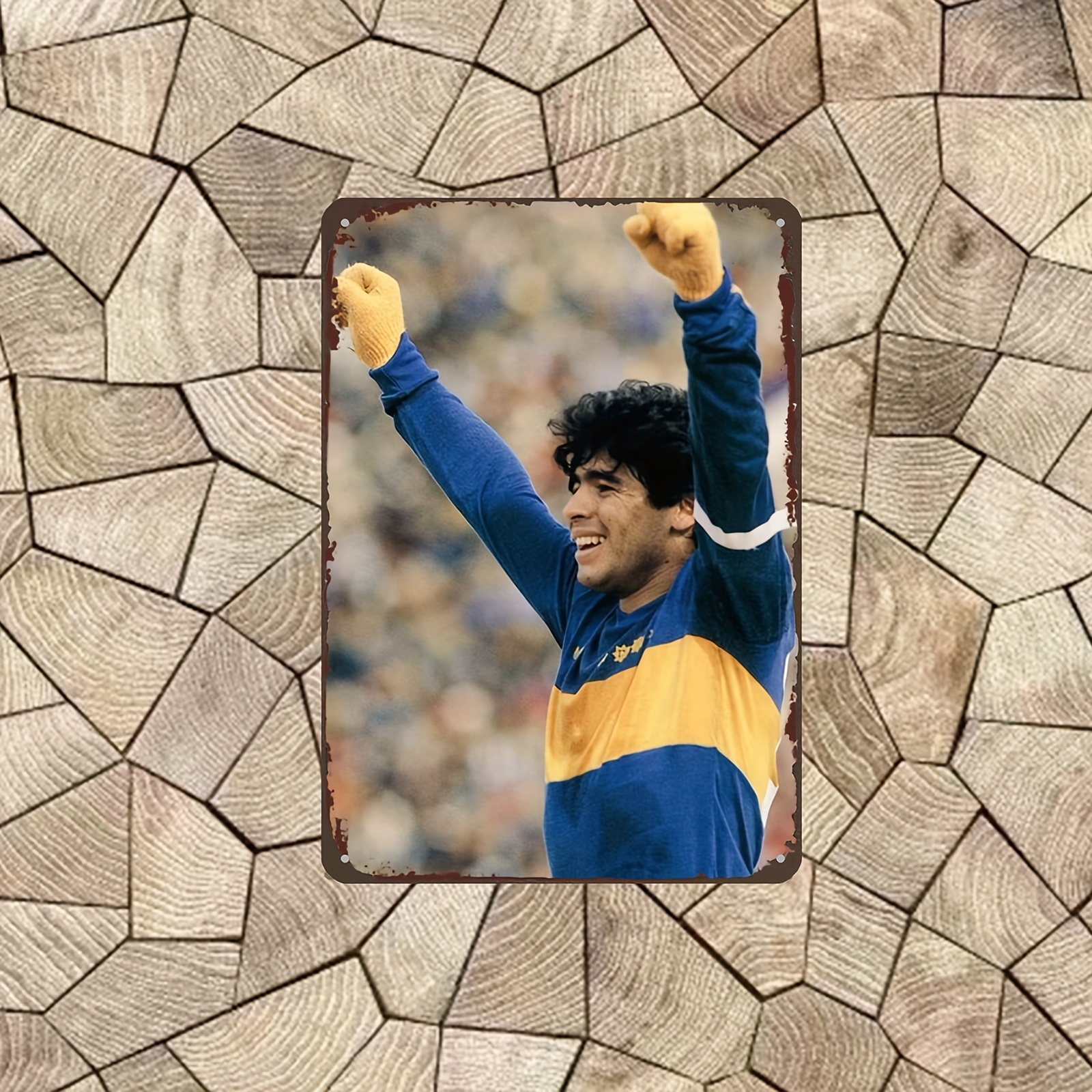 Victory Pose Soccer Player Met - مراجعة Victory Home Decor وسعره