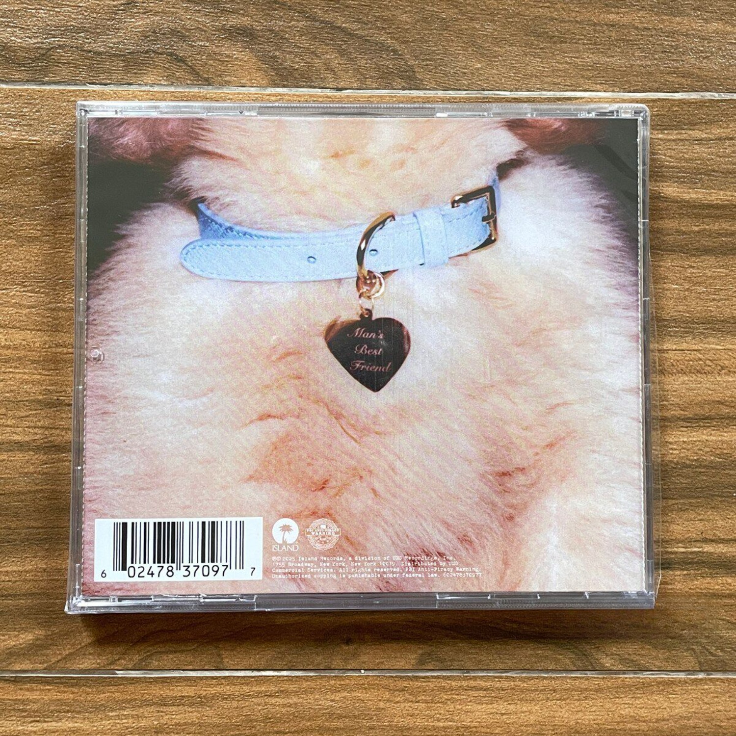 Sealed Sabrina Carpenter Man’s - مراجعة Home Decor Collection وسعره