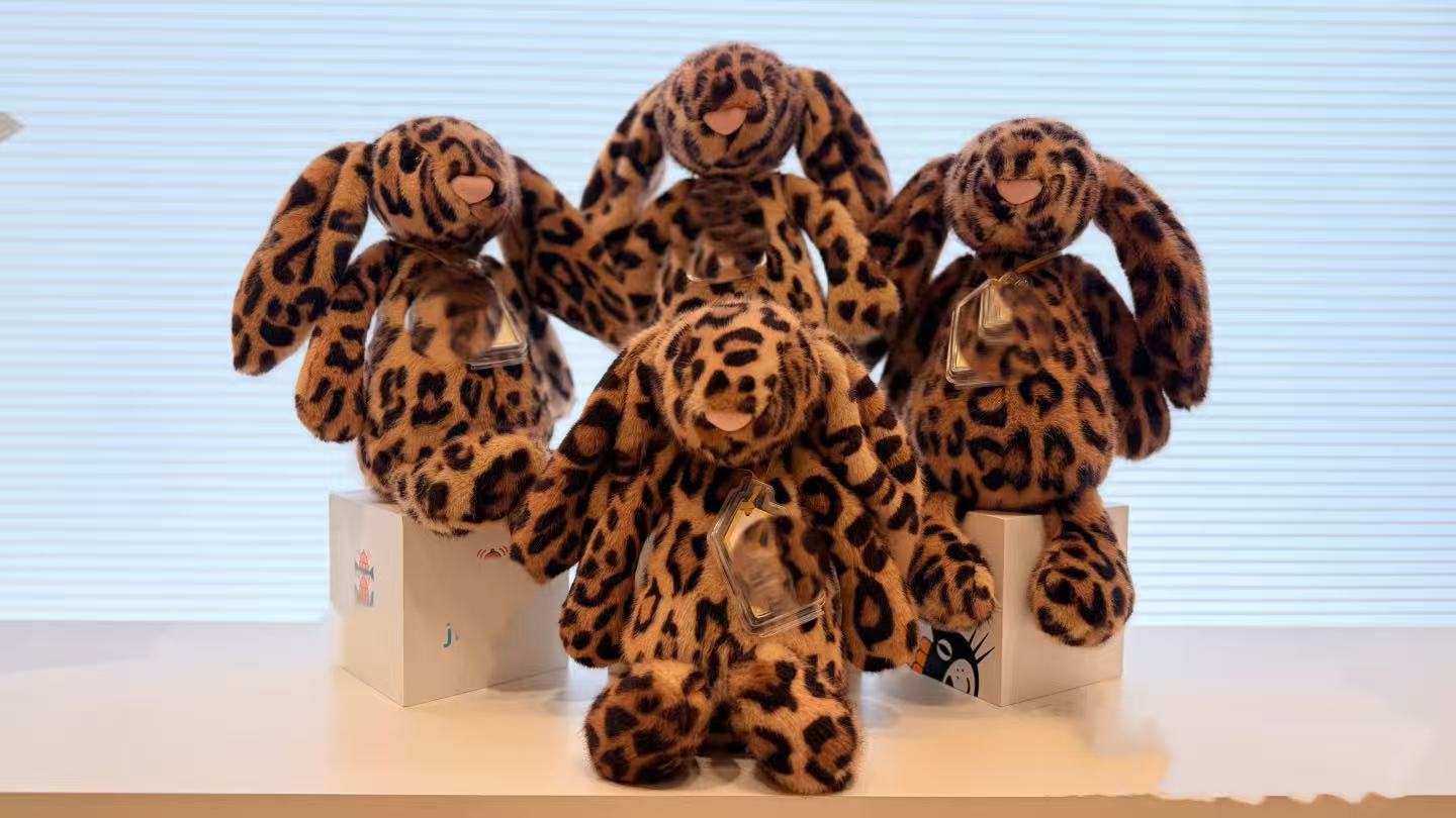 J,C Bashful Cat Plush Toy Supe - مراجعة Home Decor Inspo وسعره